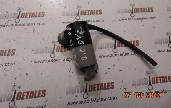 Toyota Auris 150 Windscreen/windshield washer pump 457546