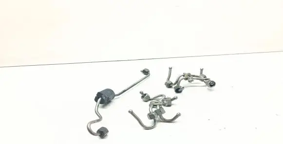BMW X3 E83 Fuel injector supply line/pipe 