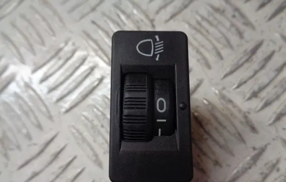 Peugeot 2008 I Headlight level height control switch 96384422XT