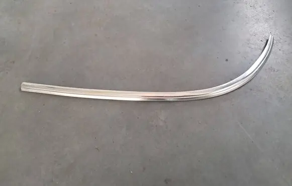 Mercedes-Benz COMPAKT W115 Front door glass trim molding 1156700116