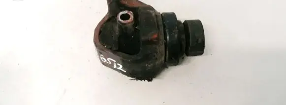 Mazda 626 Engine mount bracket