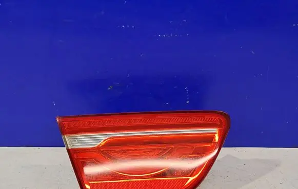Tailgate rear/tail lights
