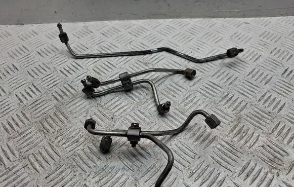 Toyota Avensis T270 Fuel injector supply line/pipe 237010R030 237020R030 237030R030