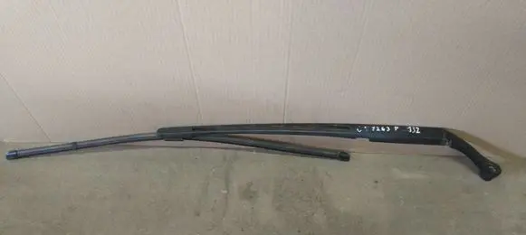 Citroen C5 Windshield/front glass wiper blade 9682797780