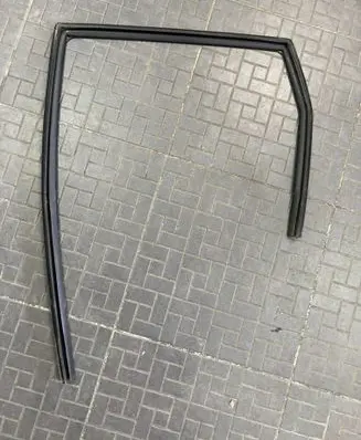 Jeep Grand Cherokee Rubber seal rear door window/glass 