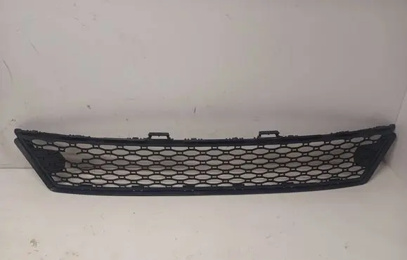 Volvo XC70 Front bumper lower grill 30744523 30678691
