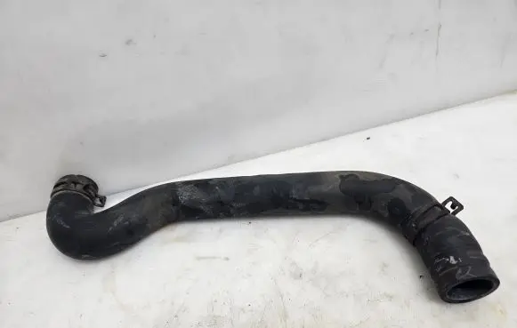 Coolant pipe/hose