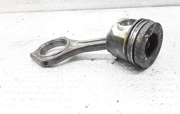 Audi A6 S6 C6 4F Piston with connecting rod