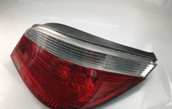 BMW 5 E60 E61 Tailgate rear/tail lights 6910768