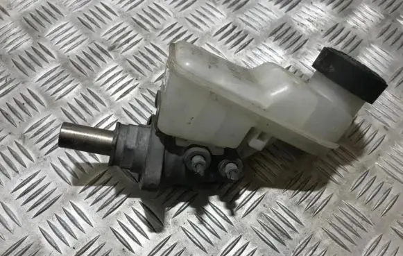 Toyota Yaris Verso Master brake cylinder 