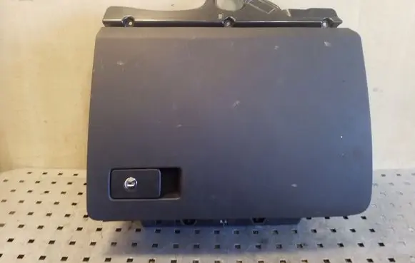 Volkswagen PASSAT B7 Glove box 3C2857097BD