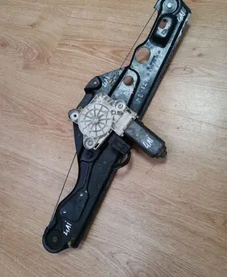 Mercedes-Benz E W211 Rear door window regulator with motor A2117300246