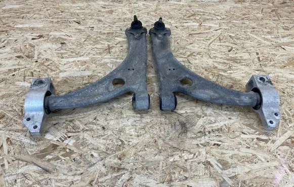 Volkswagen PASSAT B6 Front lower control arm/wishbone 3C0407153B