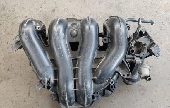 Ford Mondeo MK IV Intake manifold 4M5G9424FT