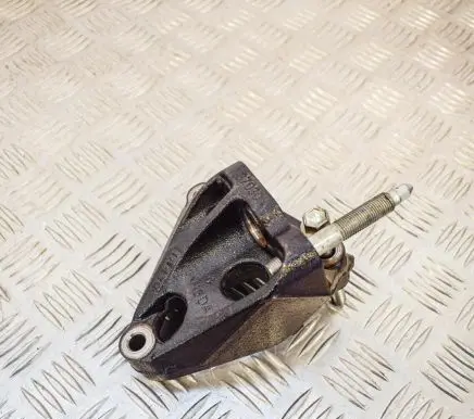 Lexus CT 200H Engine mounting bracket 1231537030