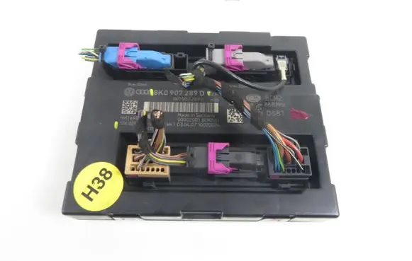 Audi A5 8T 8F Central body control module 5DK00940600 8K0907289D