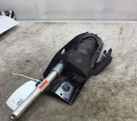 Volvo V70 Front seatbelt 3986506