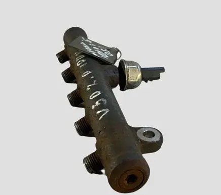 Volvo V50 Fuel main line pipe 9654726280 0504808201105