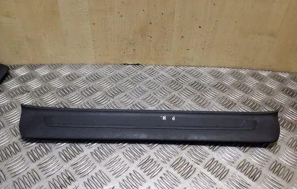 KIA Sportage Front sill trim cover 85884F1000