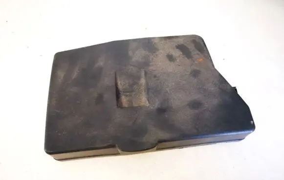 Toyota Avensis T270 Fuse box cover 8266205150 82662-05150