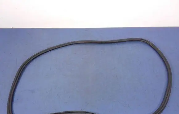 Audi A8 S8 D4 4H Front door rubber seal 4H0831721