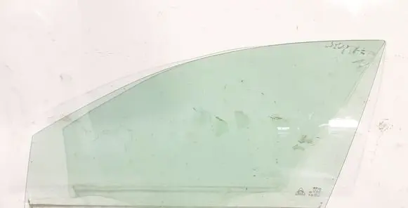 KIA Sorento Front door window glass four-door