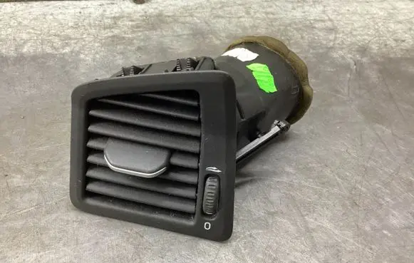 Volvo V70 Dashboard side air vent grill/cover trim 3409373