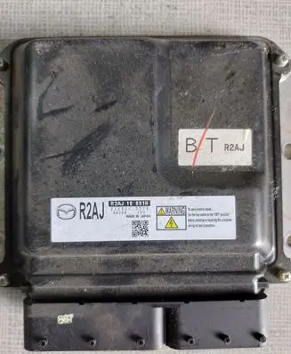 Mazda 3 II Engine control unit/module R2AJ18881H