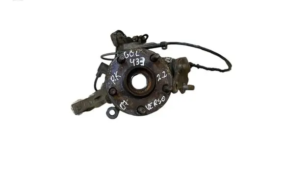 Toyota Corolla Verso AR10 Front wheel hub