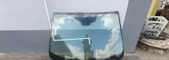 Nissan Qashqai Front windscreen/windshield window 2010R