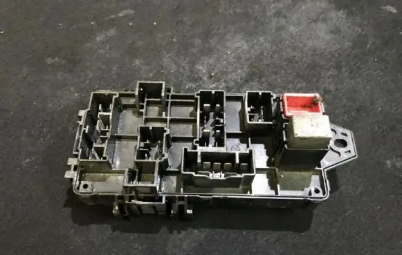 KIA Carnival Fuse box set jb200400