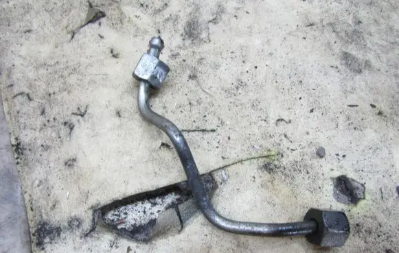 Nissan Note (E12) Fuel line pipe KRIS235789