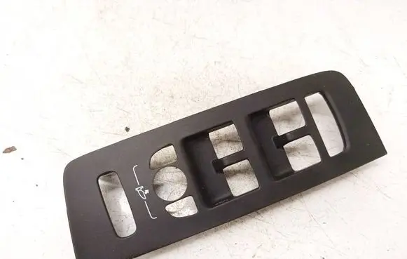 Volvo V40 Front door window switch trim 1303820
