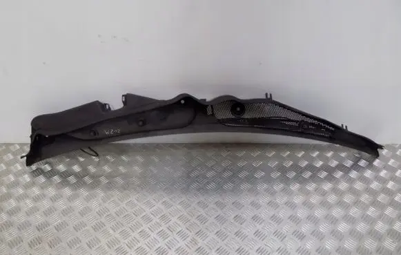 Mercedes-Benz E W212 Wiper trim A2128301013