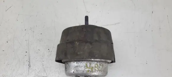 Audi A4 S4 B7 8E 8H Engine mount bracket 8E0199382K
