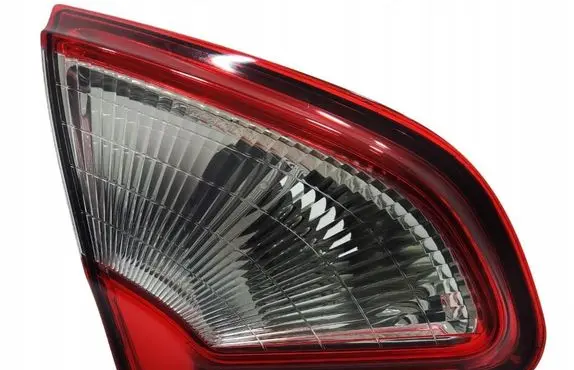 Nissan Qashqai Tailgate rear/tail lights 26555-BR01A