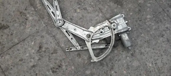 Opel Zafira B Front window lifting mechanism without motor a3370-1313221