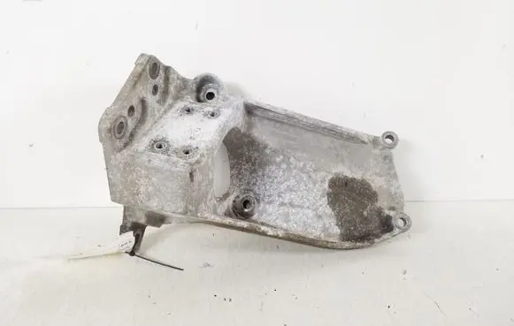 Volvo V60 Engine mounting bracket 31370633
