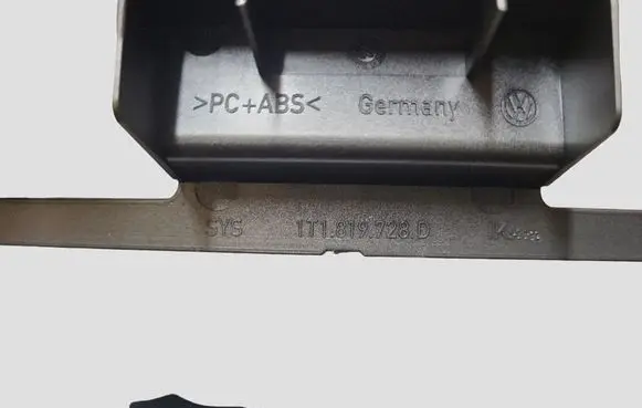 Volkswagen Touran I Dash center air vent grill 1T1819728D