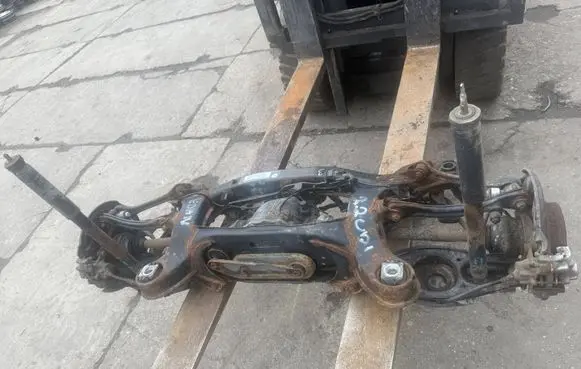 Mercedes-Benz C W203 Rear axle beam with reductor 2033508404