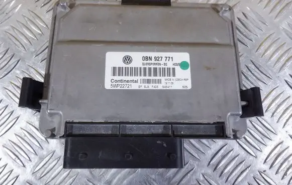 Volkswagen Touareg II Engine control unit/module 0BN927771