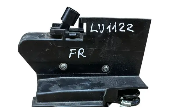 Dacia Sandero Front door lock