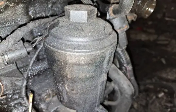 Skoda Octavia Mk2 (1Z) Oil filter cover 