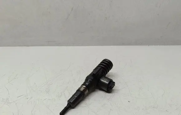 Audi A4 S4 B6 8E 8H Fuel injector 03G130073G