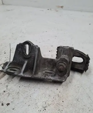 Volkswagen Sharan Engine mounting bracket 7M3199600A