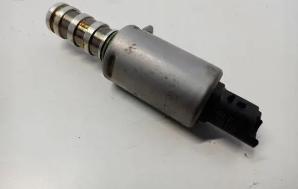 Peugeot 508 Camshaft vanos timing valve 9825813780