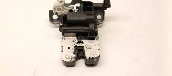 Volkswagen PASSAT B8 Tailgate lock latch 3G0827503C 082804251116
