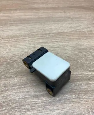 BMW 1 E81 E87 Airbag control unit/module 6911003 501851