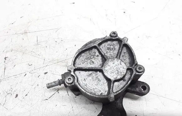 Peugeot 407 Vacuum pump D1651A02020