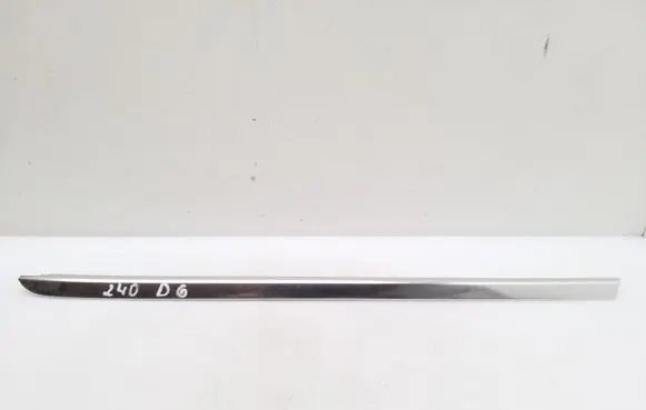 Rear side glass trim
